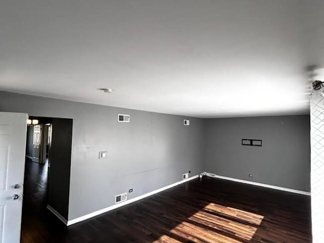 Building Photo - 3255 S 61st Ct