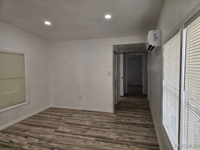 Building Photo - 6890 W Homosassa Trail