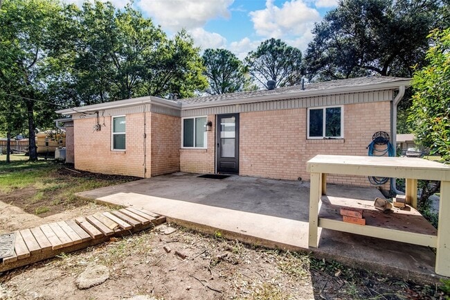 Foto del edificio - 614 Blueberry Ln