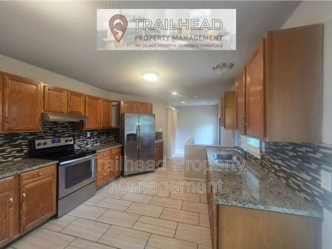Building Photo - 13629 Applewood Dr