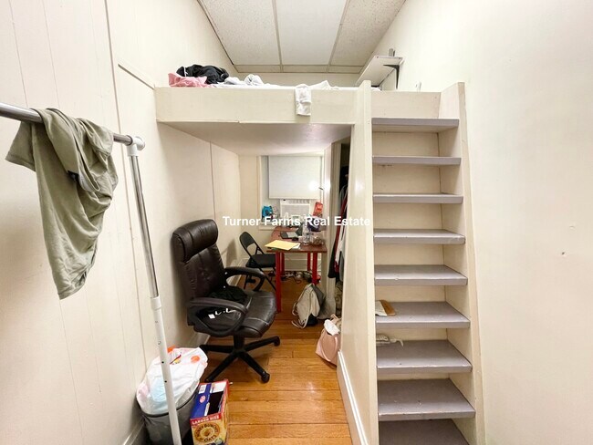 Building Photo - 17 Aberdeen St