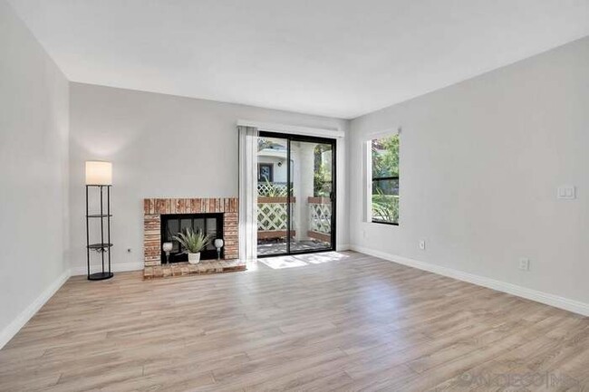 Foto del edificio - 9346 Twin Trails Dr