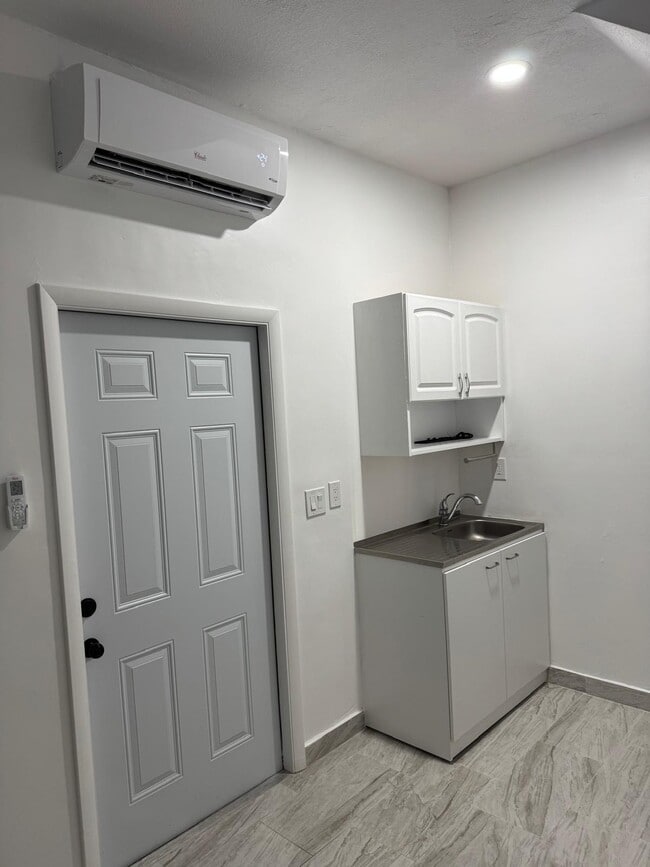 Building Photo - 28447 SW 130th Ave