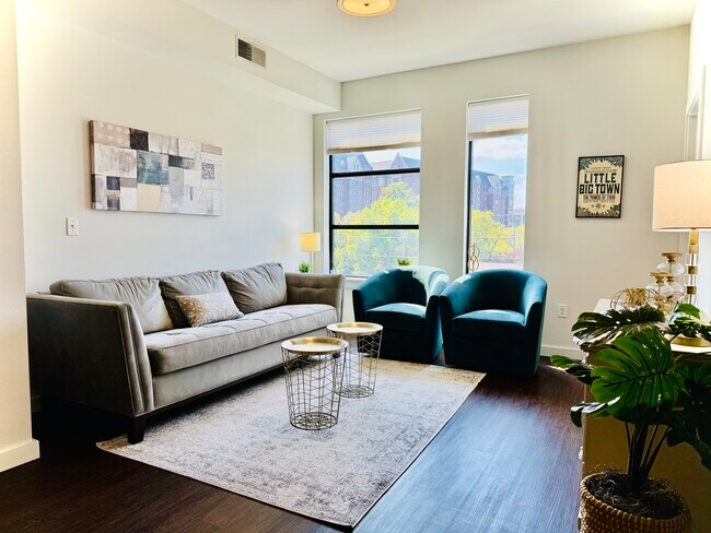 Foto del edificio - 1900 12th Ave S