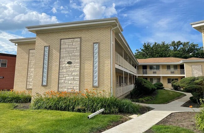Foto del edificio - 1041 N Northwest Hwy