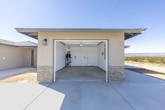 Building Photo - 6151 Poppy Blvd