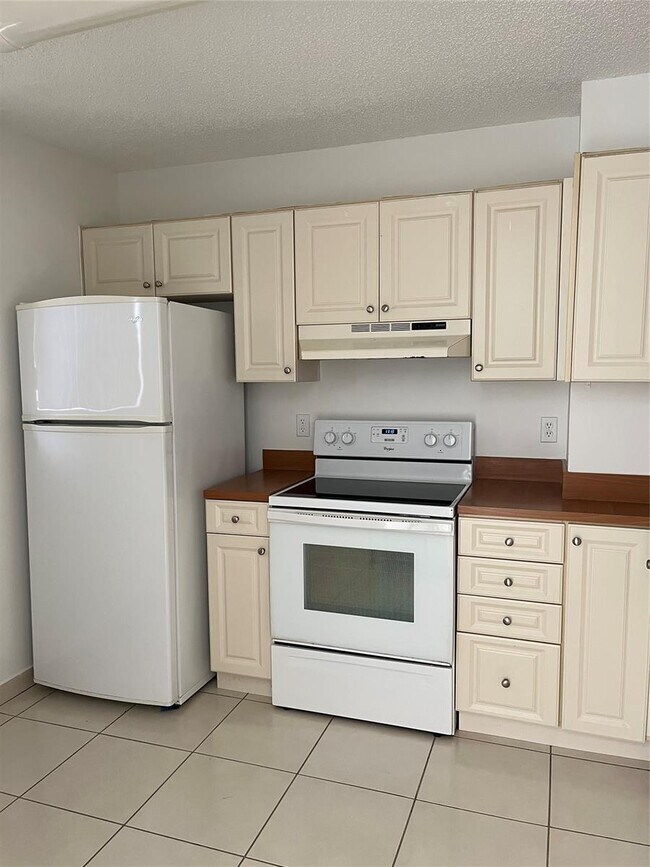 Foto del edificio - 12278 Royal Palm Blvd