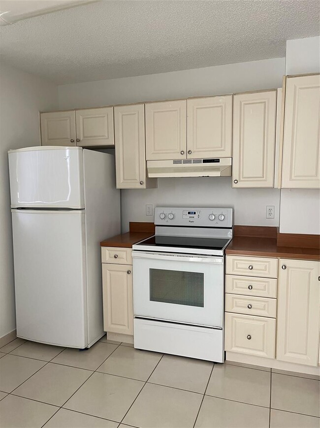 Building Photo - 12278 Royal Palm Blvd