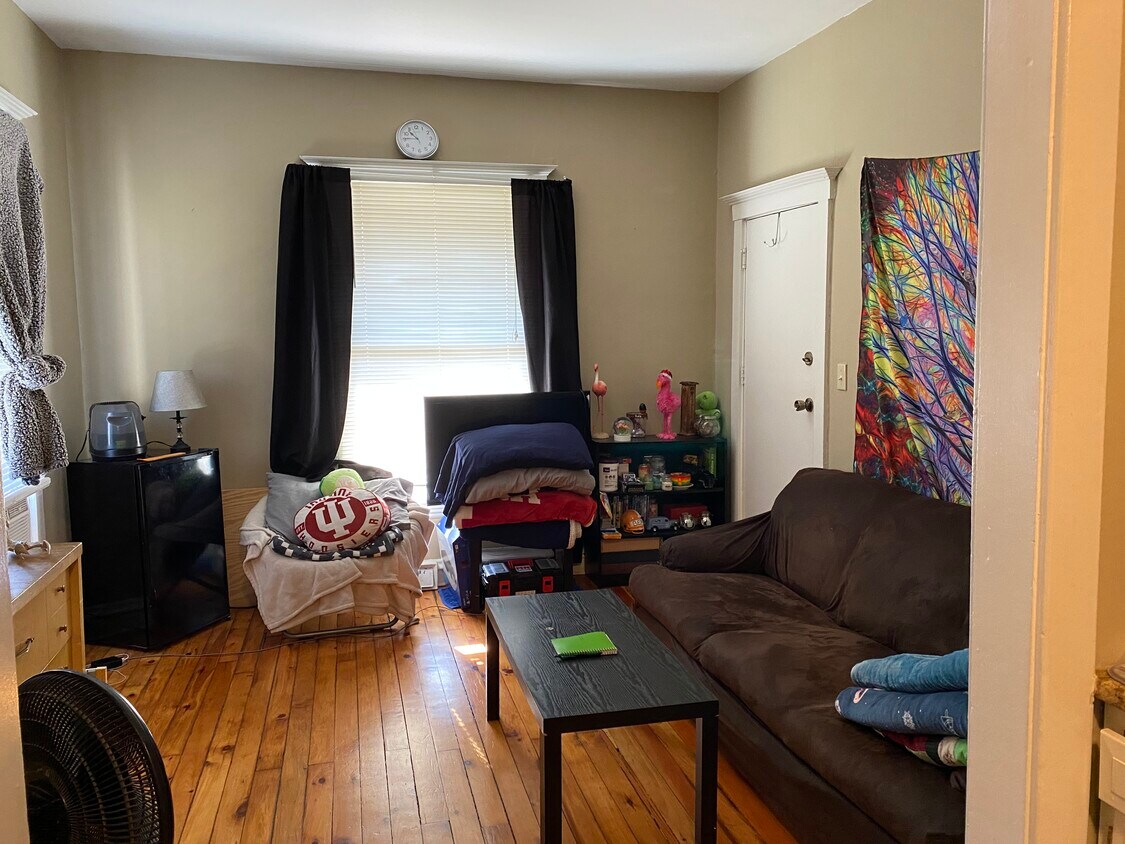 Primary Photo - 2523 Lyndale Ave S