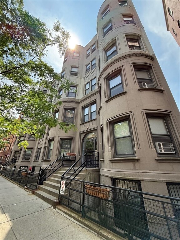 Primary Photo - 78 Westland Ave