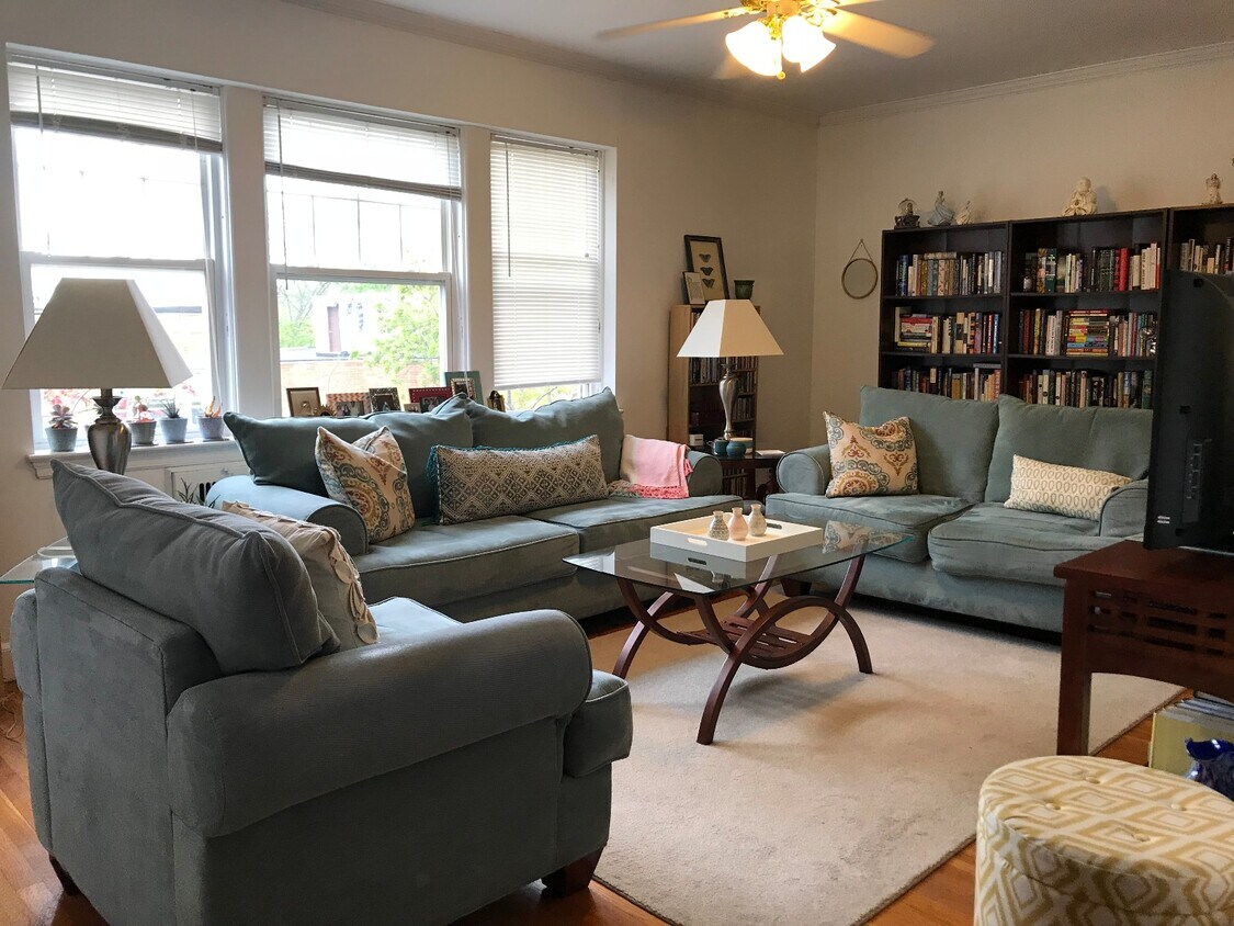 Foto principal - 1559 Beacon St