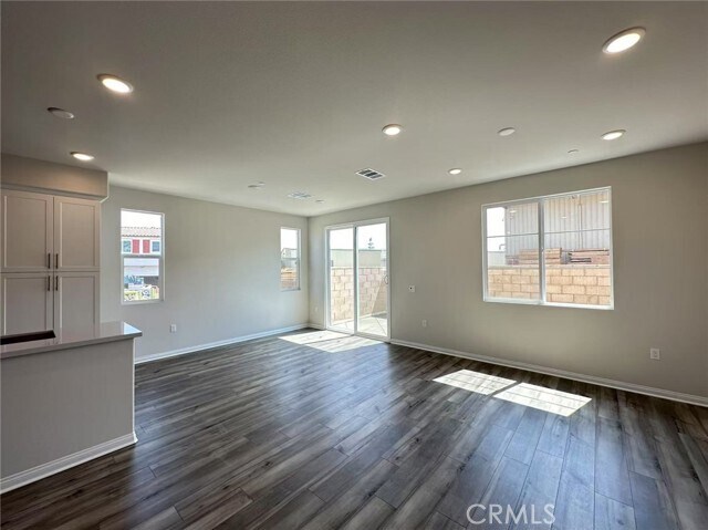 Building Photo - 401 Verna St