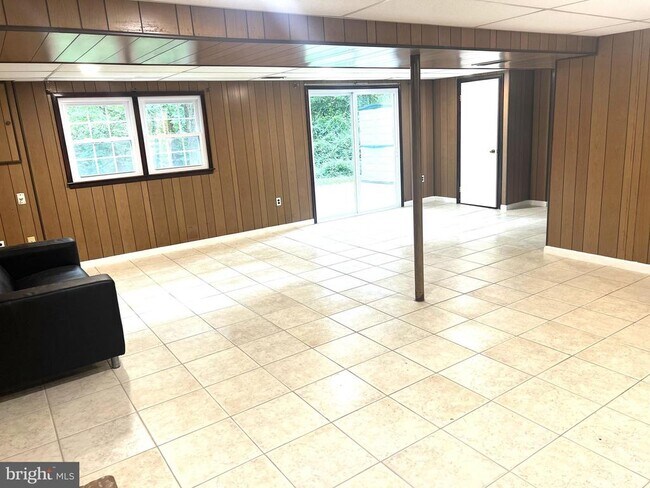 Foto del edificio - 5683 Ravenel Ln