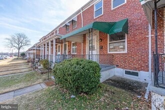 Building Photo - 114 Riverthorn Rd