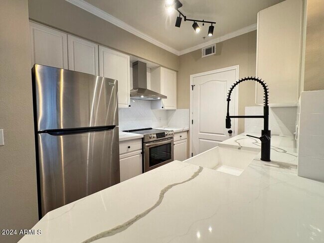 Foto del edificio - 1701 E Colter St