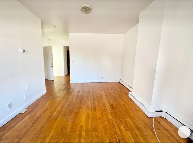 Building Photo - 848 Huntington Ave