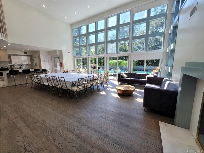 Foto del edificio - 129 Cromwell Hill Rd