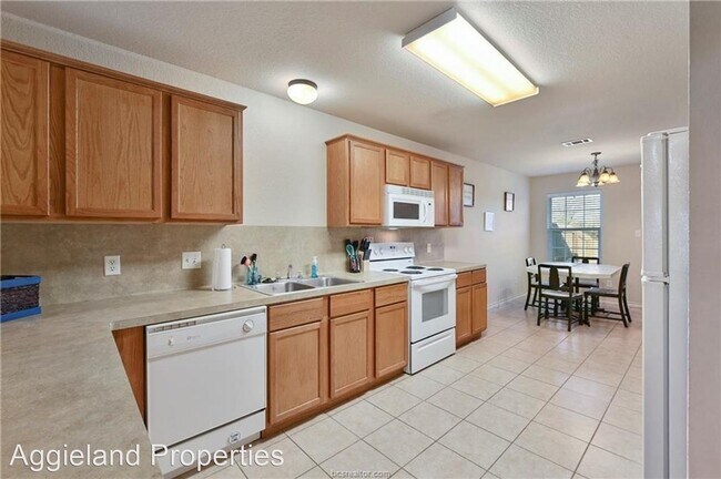 Building Photo - 3 br, 3 bath House - 3513 Paloma Ridge Dr