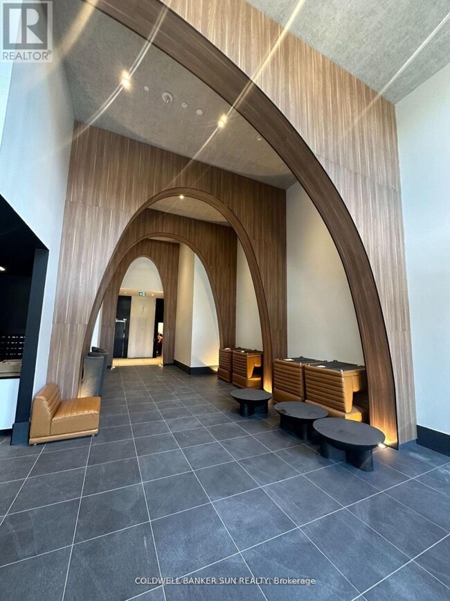 Photo du bâtiment - 270 Dufferin St