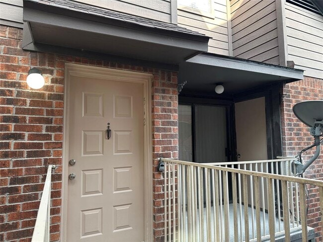Building Photo - 3100 Walnut Bend Ln