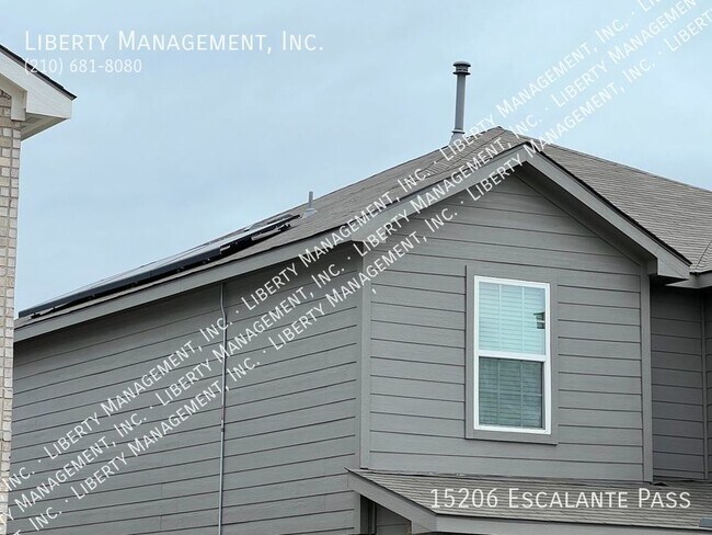 Building Photo - 5 Bedroom 2.5 Bath 2544 sq ft Home on a Gr...
