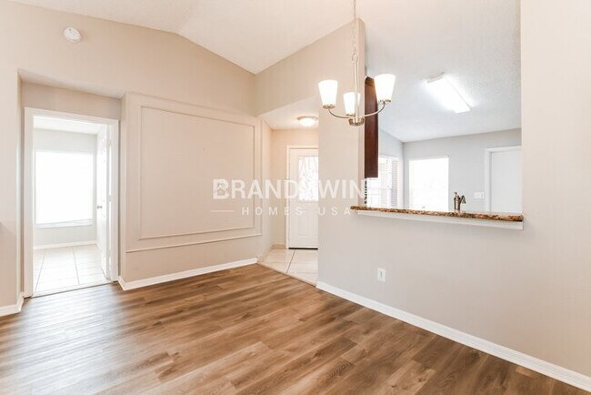 Foto del edificio - 7803 Myrtle Oak Ln