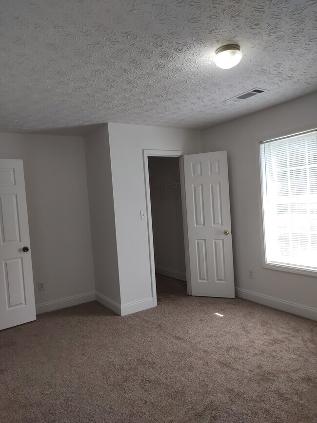 Building Photo - 203 Westchester Cir