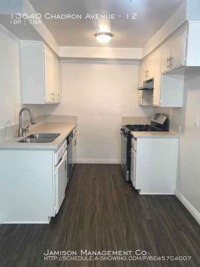 Foto del edificio - 13640 Chadron Ave