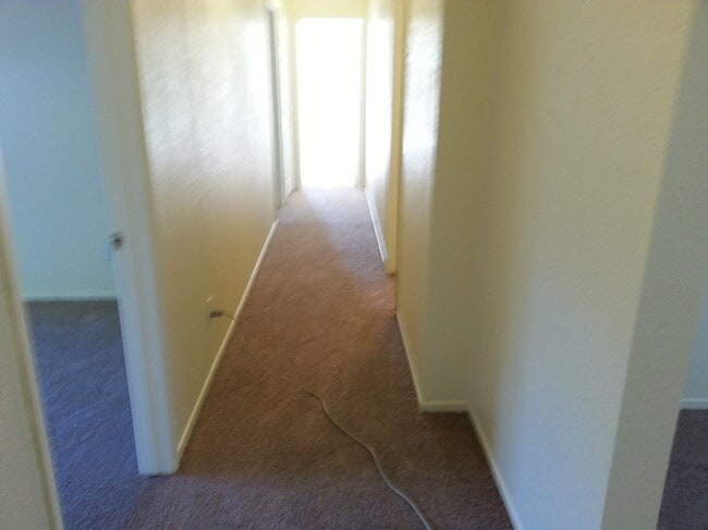 Halway - 520 N Cambridge St