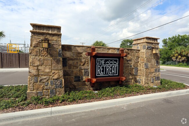 Building Photo - The Retreat at Tampa