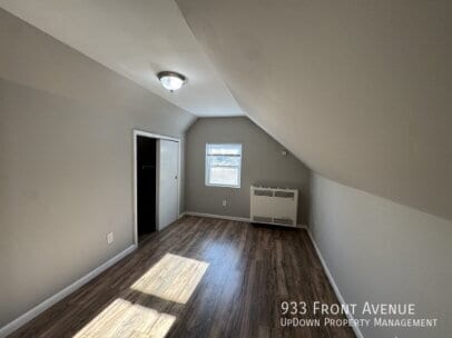 Building Photo - 933 Front Ave