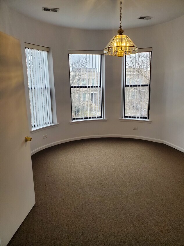 Living Room - 5627 S Indiana Ave