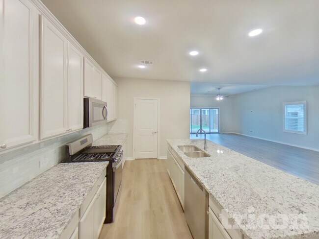 Building Photo - 345 Forage Dr