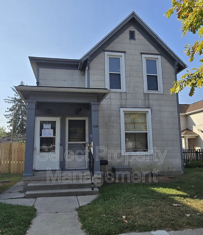Building Photo - 1235 Stophlet St