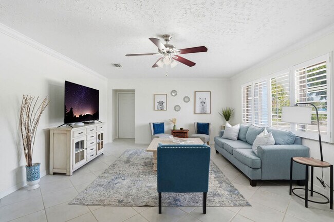 Building Photo - 27526 Los Amigos Ln