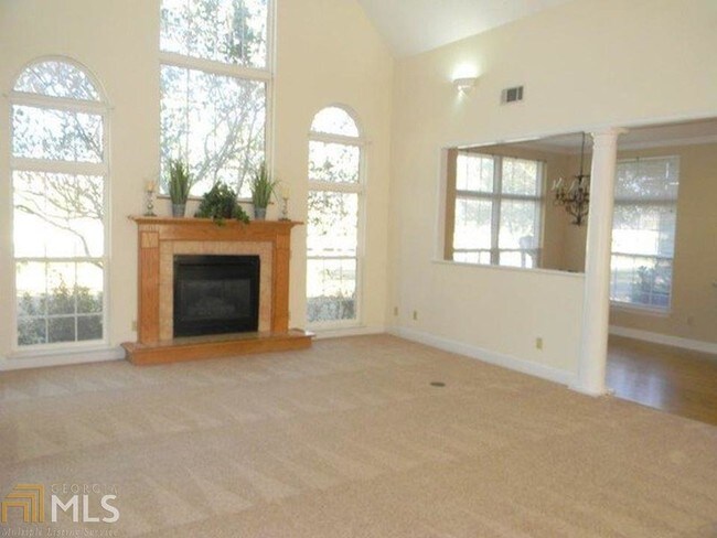 Building Photo - 539 Cardinal Cir E