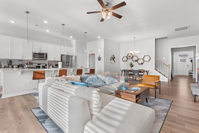 Building Photo - Stunning 4 Bed, 3 Bath Home in Durham!