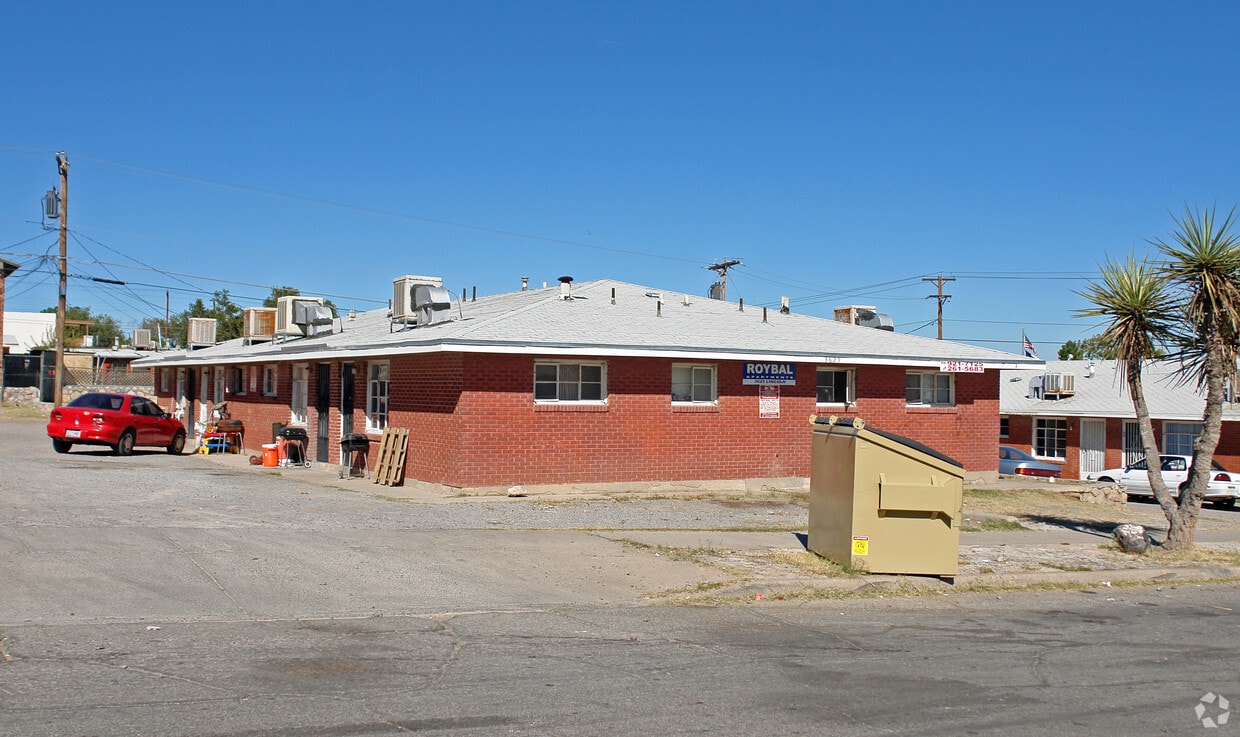 Building Photo - 3625 Lincoln Ave