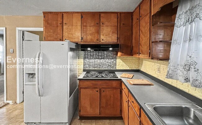 Building Photo - 7852 Opal Dr