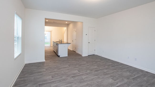 Building Photo - BEAUTIFUL 2 Bedroom Townhome in Midland - January Move In Special 1 Month Free