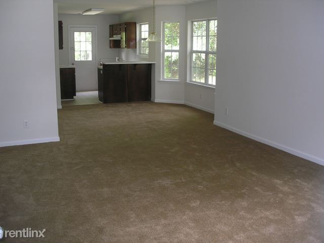 Building Photo - 3 br, 2 bath House - 1411 E 58th St