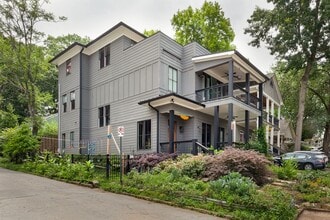 Building Photo - 702 Grant Terrace SE
