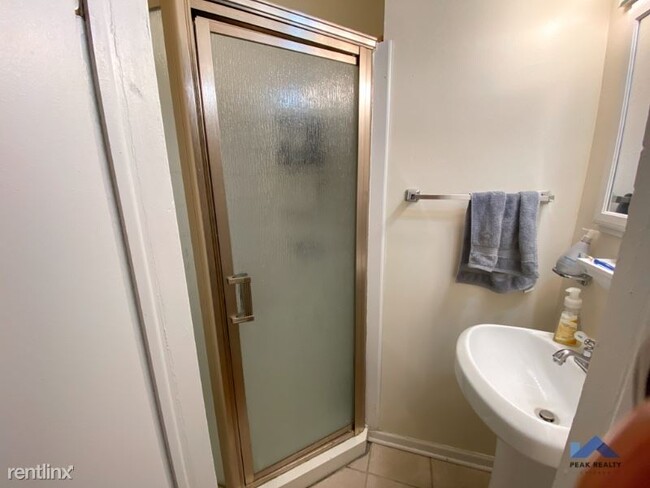 Foto del edificio - 2148 N Halsted St