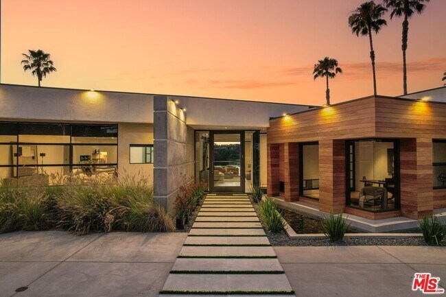 Building Photo - 455 Castle Pl
