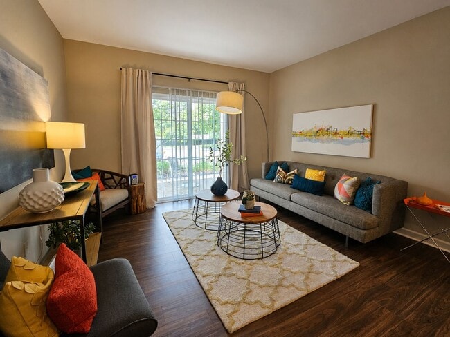 Foto del edificio - The Bradford at Easton Apartment Homes
