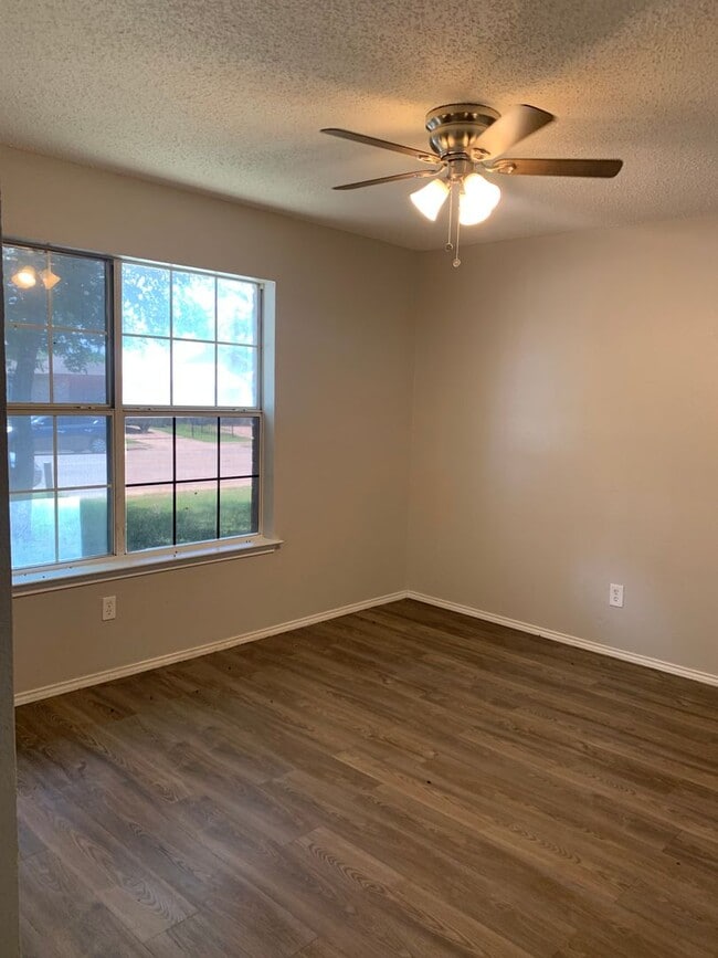 Foto del edificio - 4427 Las Haciendas Dr