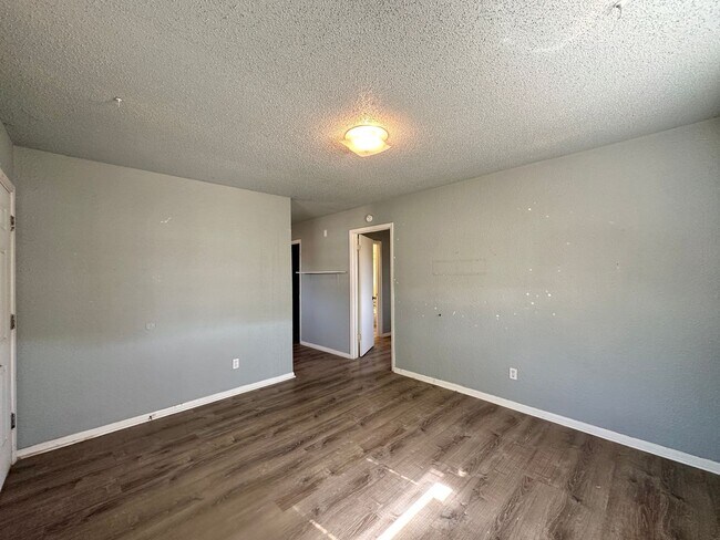 Foto del edificio - 405 Robertson Ave