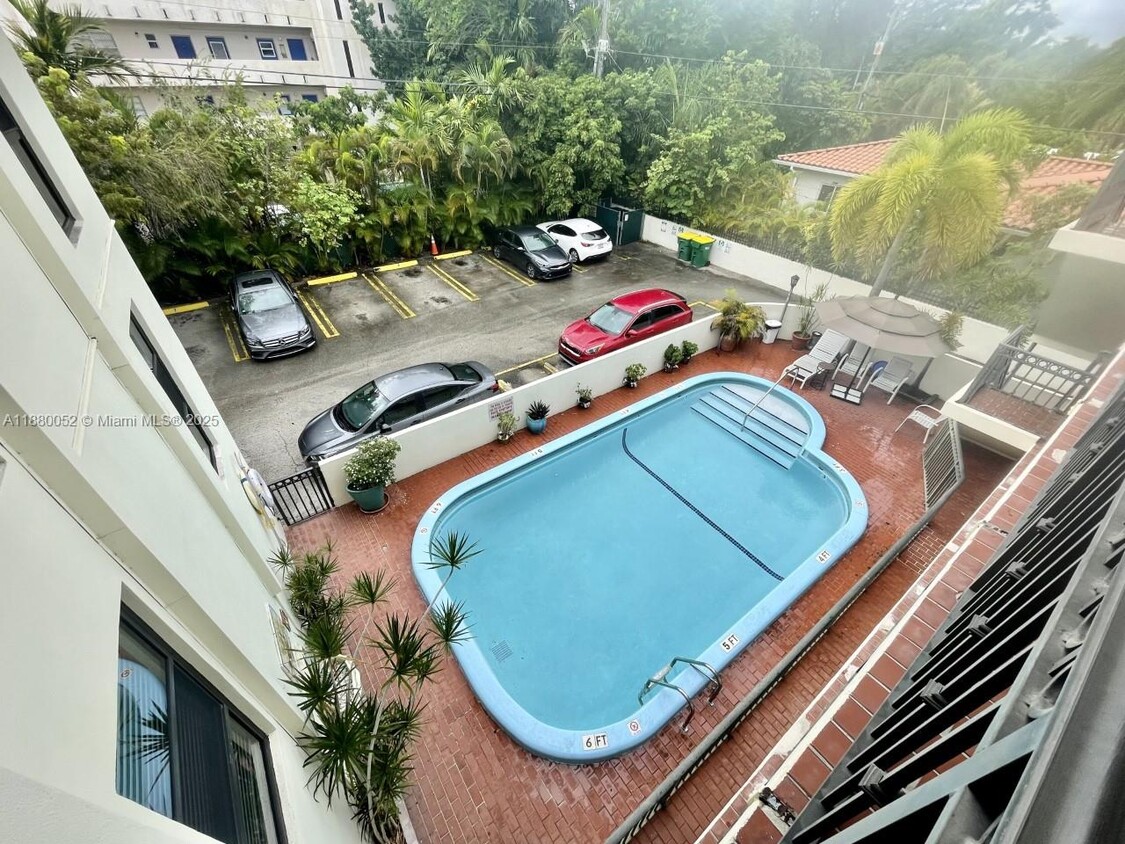 Foto principal - 1600 S Le Jeune Rd