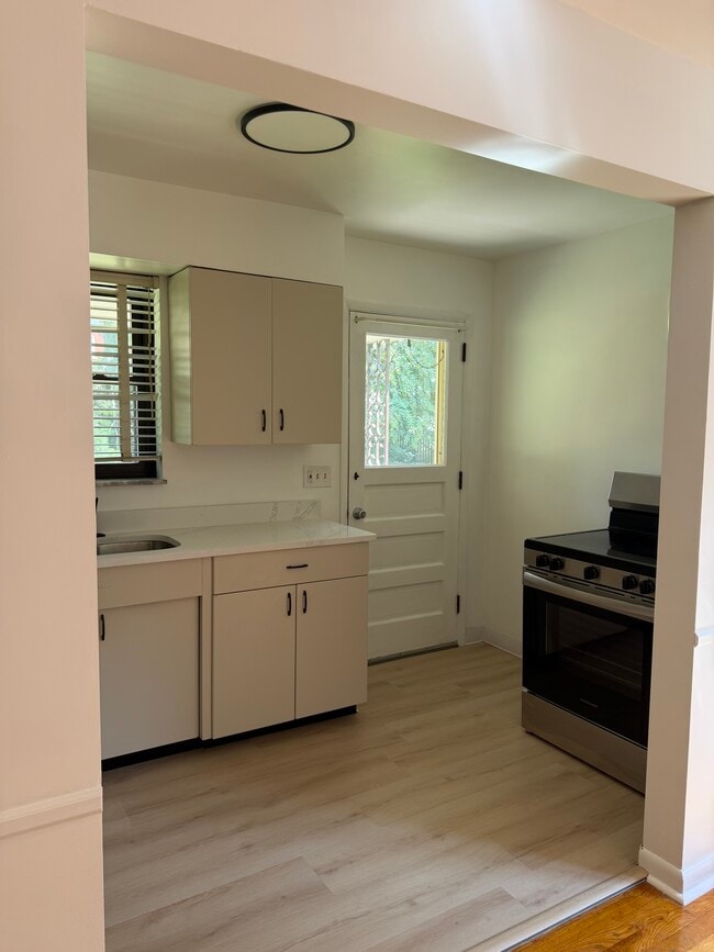 Building Photo - 4222 Century Ln