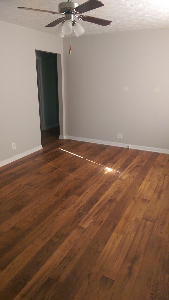 Foto del edificio - 3110 Wildwood Dr